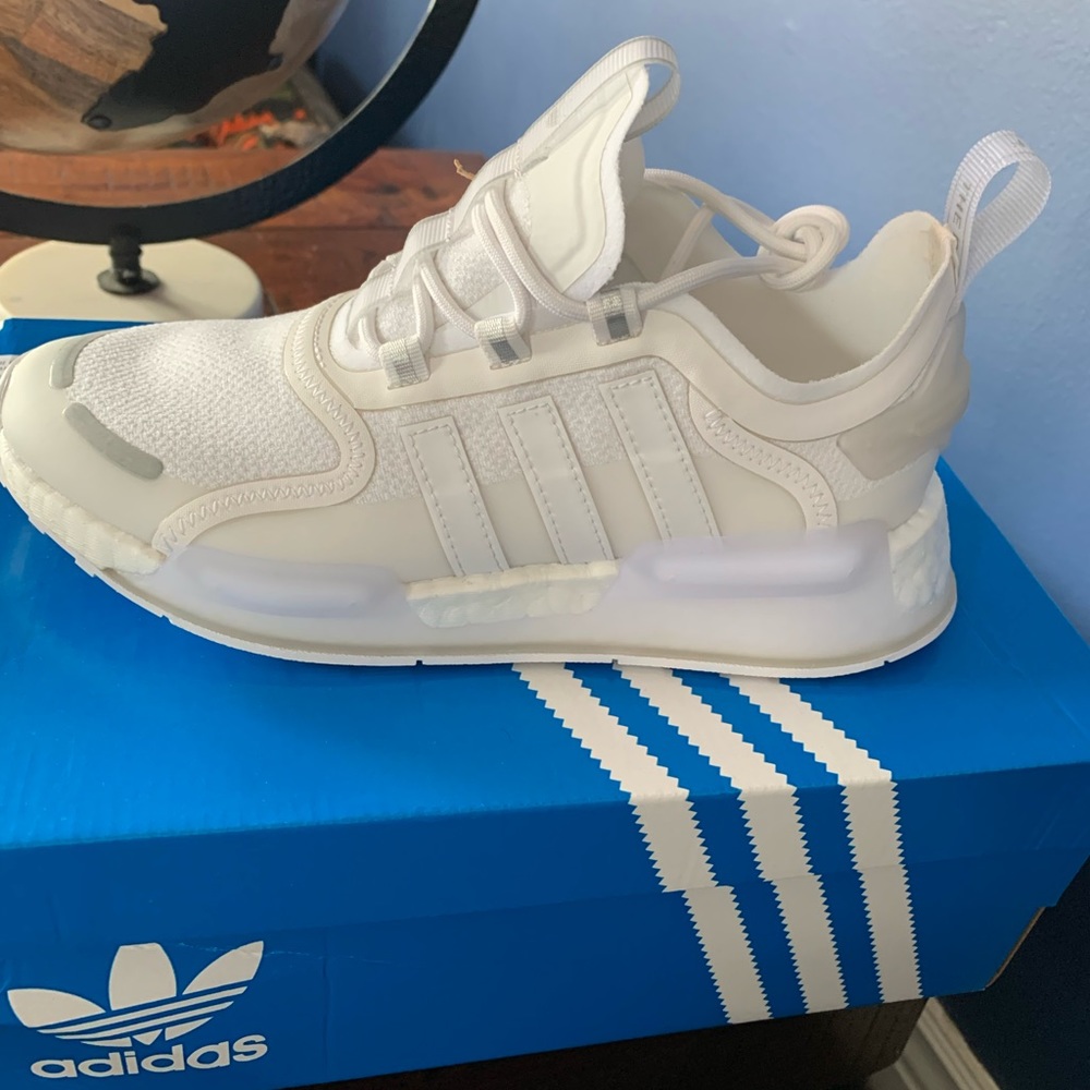 Adidas Originals Size 6